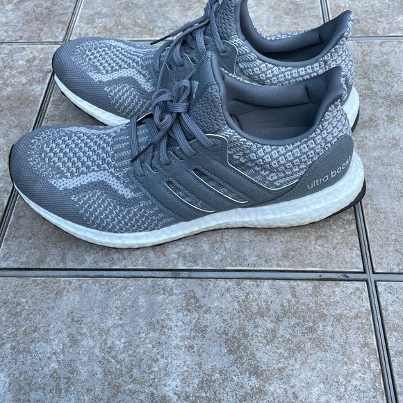 Adidas ULTRABOOST 5 DNA RUNNING LIFESTYLE SHOES - Picture 3 of 14